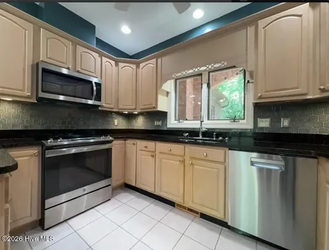 107 Canvasback Point Hampstead NC 28443