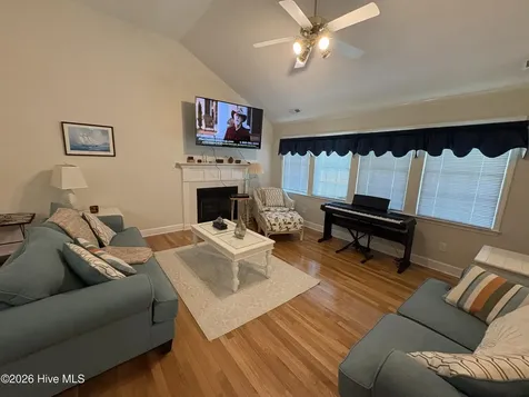 901 Firefly Court New Bern NC 28560