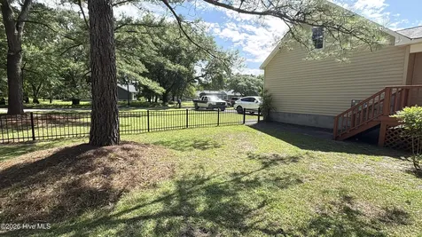 901 Firefly Court New Bern NC 28560