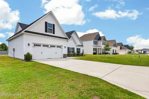 592 Appalachian Trail S Jacksonville NC 28546