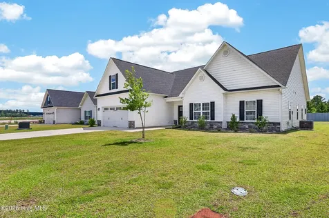 592 Appalachian Trail S Jacksonville NC 28546