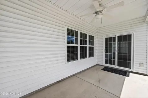 592 Appalachian Trail S Jacksonville NC 28546