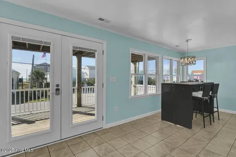 1207 N Topsail Drive Surf City NC 28445