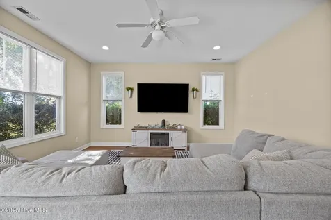 130 Azalea Drive Hampstead NC 28443