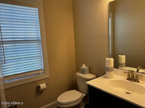 1002 Kingfish Way New Bern NC 28562