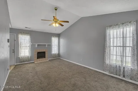 1081 W Pueblo Drive Jacksonville NC 28546