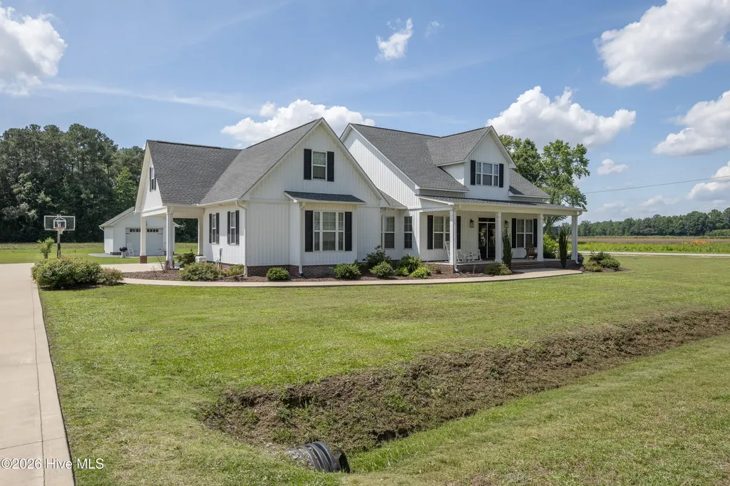 111 N Church Street Newton Grove NC 28366