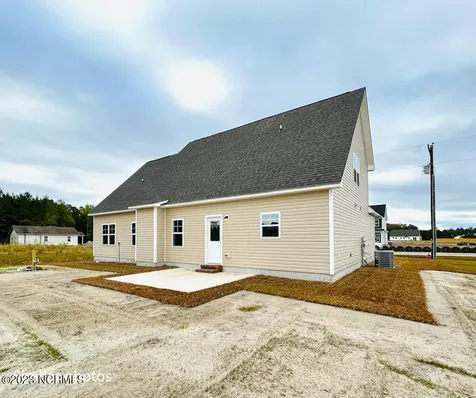 702 N Pebble Branch Court Holly Ridge NC 28445