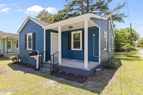 212 Clay Street Kinston NC 28501