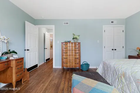 565 Salter Path Road Pine Knoll Shores NC 28512