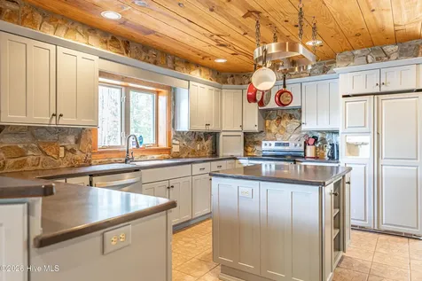 105 Lakewood Drive Aberdeen NC 28315