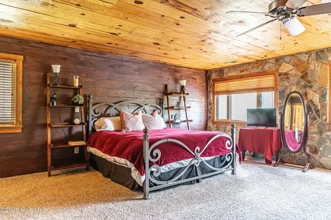 105 Lakewood Drive Aberdeen NC 28315