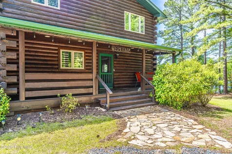 105 Lakewood Drive Aberdeen NC 28315
