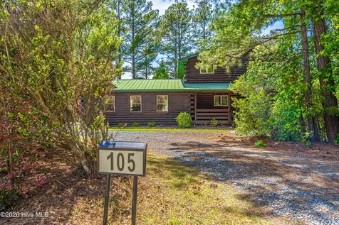 105 Lakewood Drive Aberdeen NC 28315