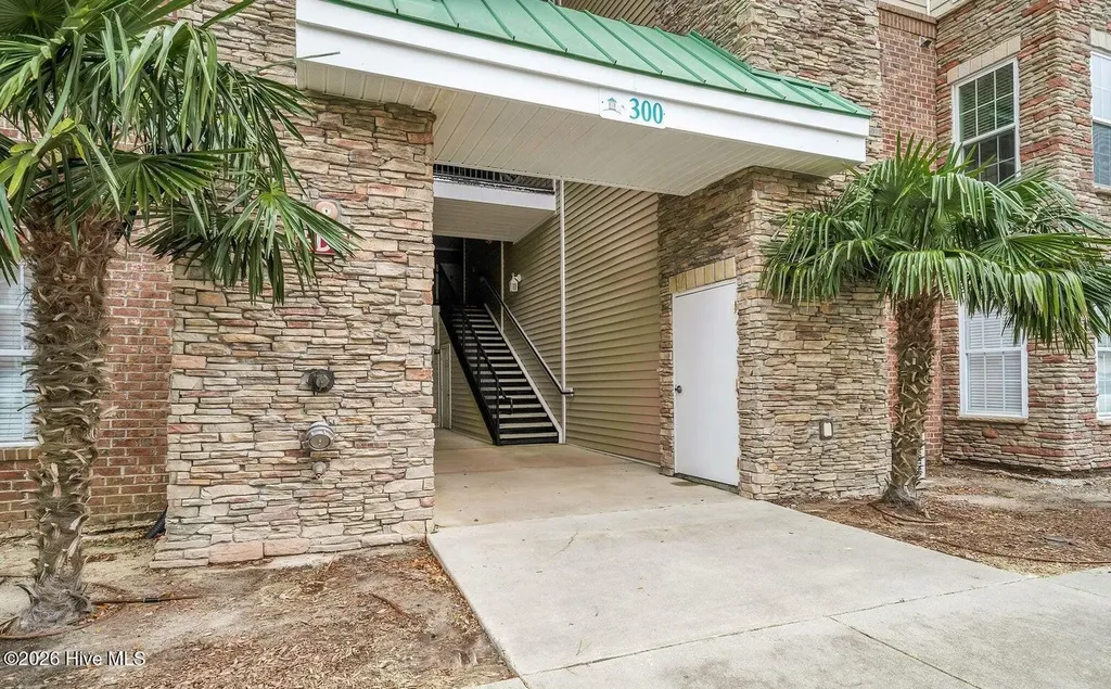 300 -325 Gateway Condos Drive Surf City NC 28445