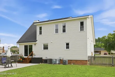 677 Davenport Farm Road Winterville NC 28590