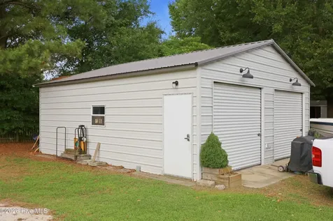 677 Davenport Farm Road Winterville NC 28590