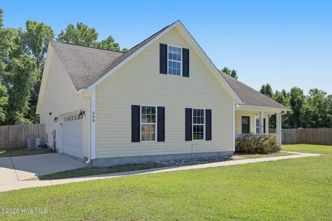 308 Otter Creek Court Richlands NC 28574