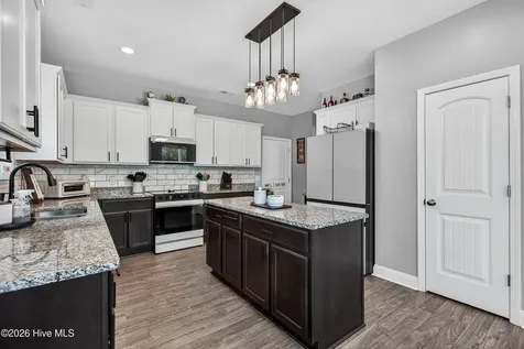 337 SW Plantation Drive Maple Hill NC 28454