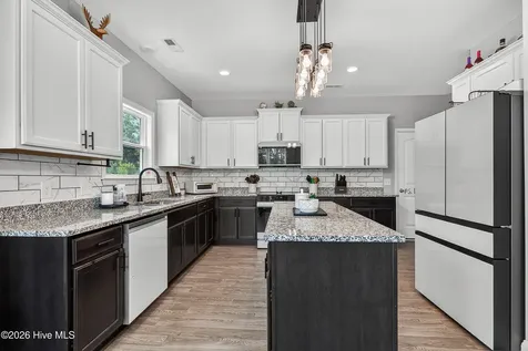 337 SW Plantation Drive Maple Hill NC 28454