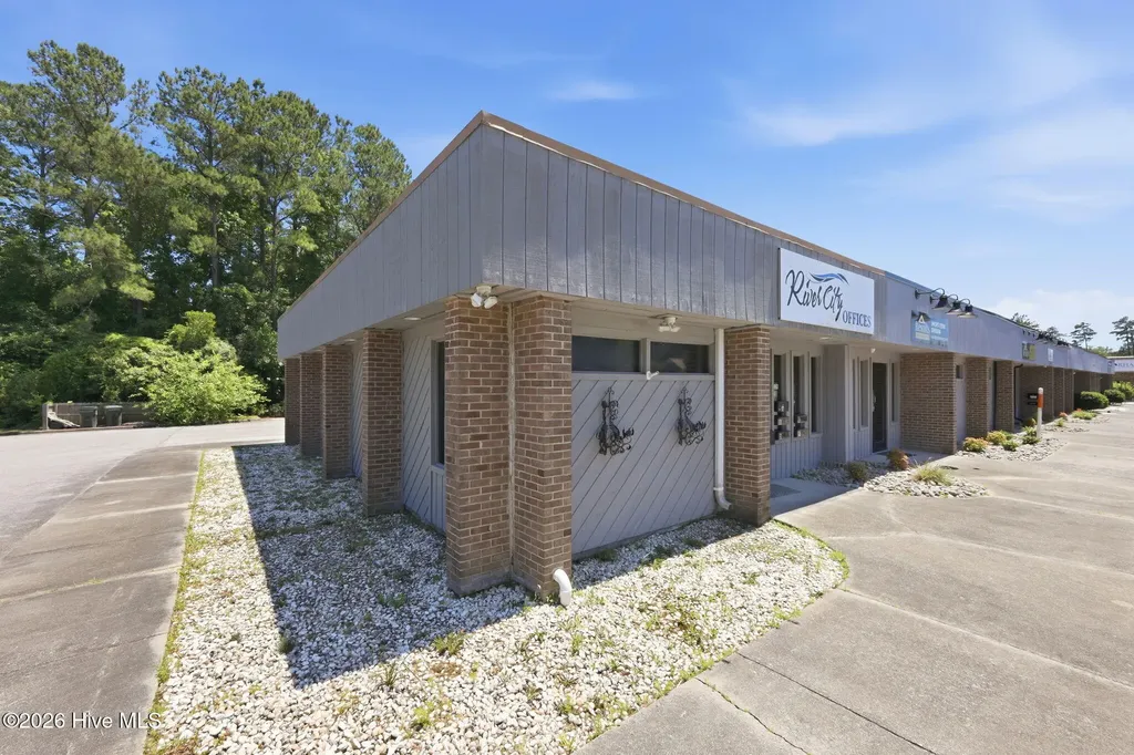 1329 S Glenburnie Road New Bern NC 28562