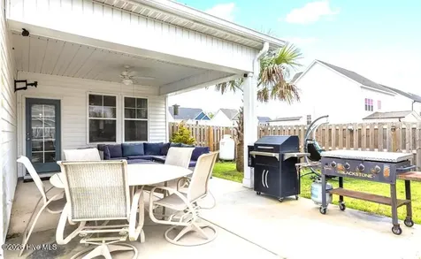 117 E Yellow Lois Drive Hampstead NC 28443