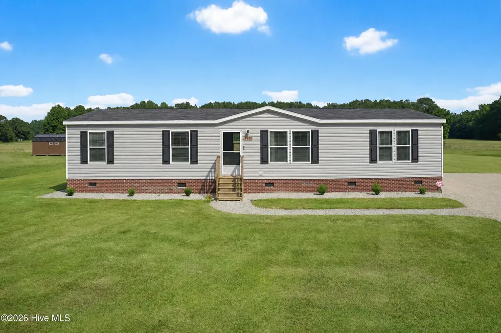 1901 Peacock Road Whiteville NC 28472