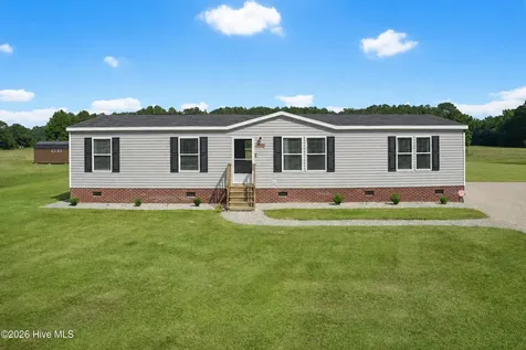 1901 Peacock Road Whiteville NC 28472
