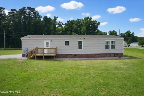 1901 Peacock Road Whiteville NC 28472