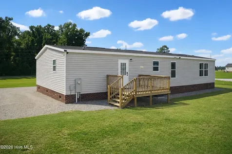 1901 Peacock Road Whiteville NC 28472