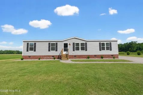 1901 Peacock Road Whiteville NC 28472