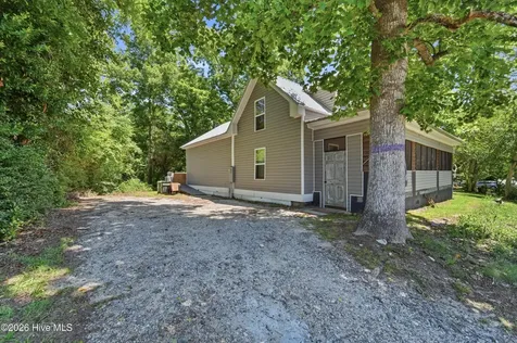 105 E Trent Street Trenton NC 28585