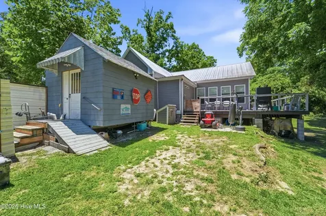 105 E Trent Street Trenton NC 28585