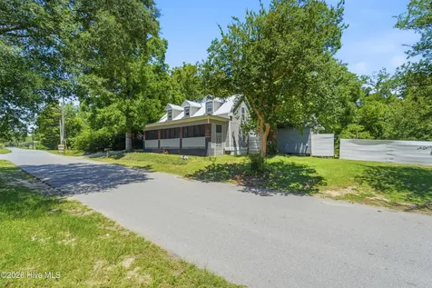 105 E Trent Street Trenton NC 28585