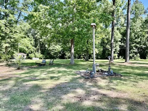 11240 Stewartsville Cemetery Road Laurinburg NC 28352