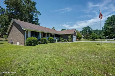 217 Pinewood Drive New Bern NC 28562