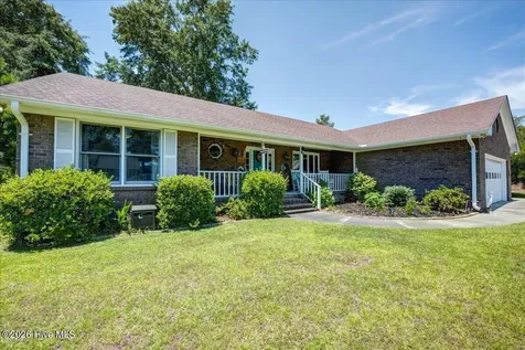 217 Pinewood Drive New Bern NC 28562
