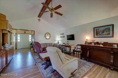 217 Pinewood Drive New Bern NC 28562