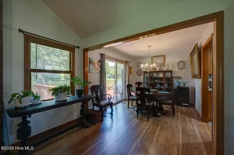 217 Pinewood Drive New Bern NC 28562