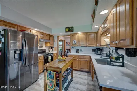 217 Pinewood Drive New Bern NC 28562
