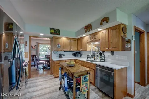 217 Pinewood Drive New Bern NC 28562