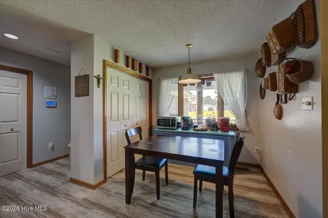 217 Pinewood Drive New Bern NC 28562