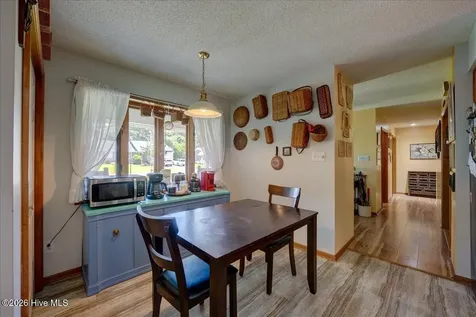 217 Pinewood Drive New Bern NC 28562