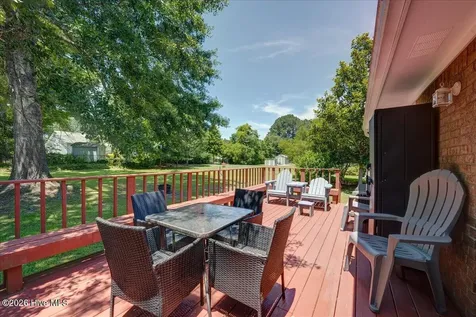 217 Pinewood Drive New Bern NC 28562