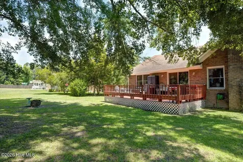 217 Pinewood Drive New Bern NC 28562