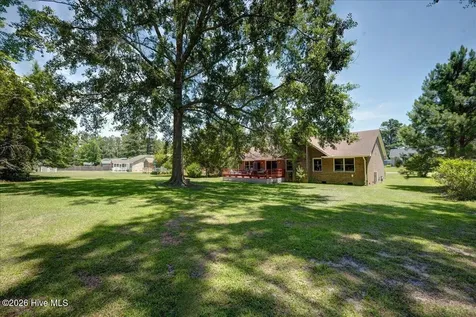 217 Pinewood Drive New Bern NC 28562