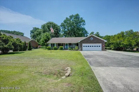 217 Pinewood Drive New Bern NC 28562