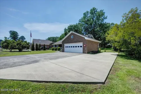 217 Pinewood Drive New Bern NC 28562