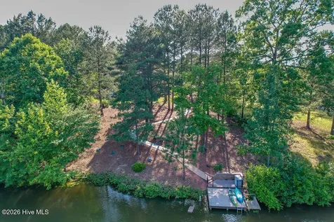 210 Beths Point West End NC 27376