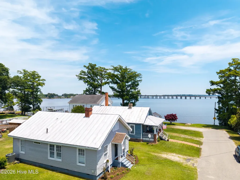 205 E Grubb Street Hertford NC 27944